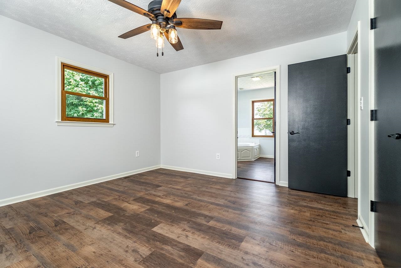 309 2ND ST, GROTTOES, Virginia 24441, 3 Bedrooms Bedrooms, ,2 BathroomsBathrooms,Residential,309 2ND ST,666812 MLS # 666812