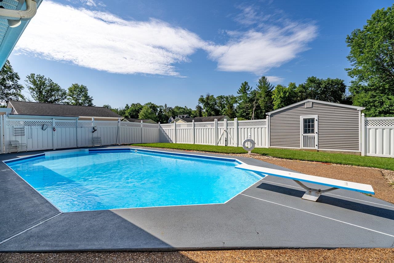 309 2ND ST, GROTTOES, Virginia 24441, 3 Bedrooms Bedrooms, ,2 BathroomsBathrooms,Residential,309 2ND ST,666812 MLS # 666812