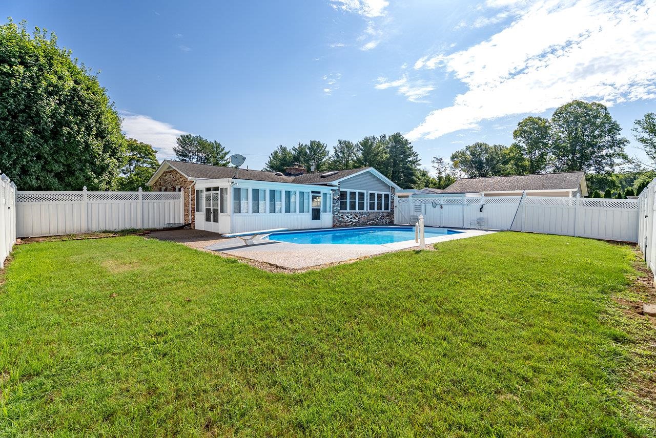 309 2ND ST, GROTTOES, Virginia 24441, 3 Bedrooms Bedrooms, ,2 BathroomsBathrooms,Residential,309 2ND ST,666812 MLS # 666812