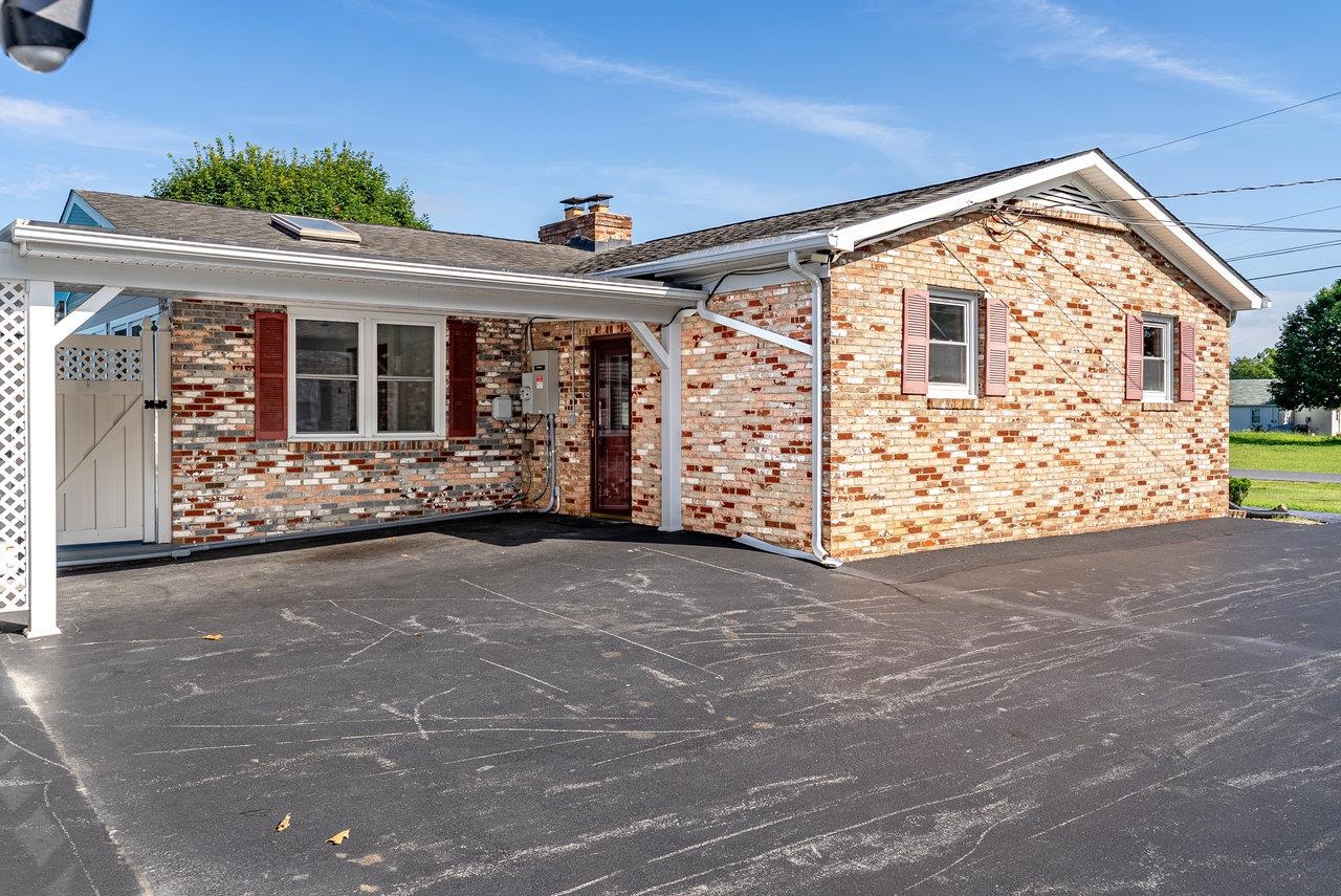309 2ND ST, GROTTOES, Virginia 24441, 3 Bedrooms Bedrooms, ,2 BathroomsBathrooms,Residential,309 2ND ST,666812 MLS # 666812