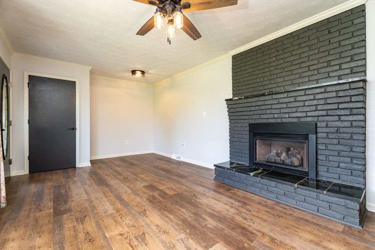 309 2ND ST, GROTTOES, Virginia 24441, 3 Bedrooms Bedrooms, ,2 BathroomsBathrooms,Residential,309 2ND ST,666812 MLS # 666812