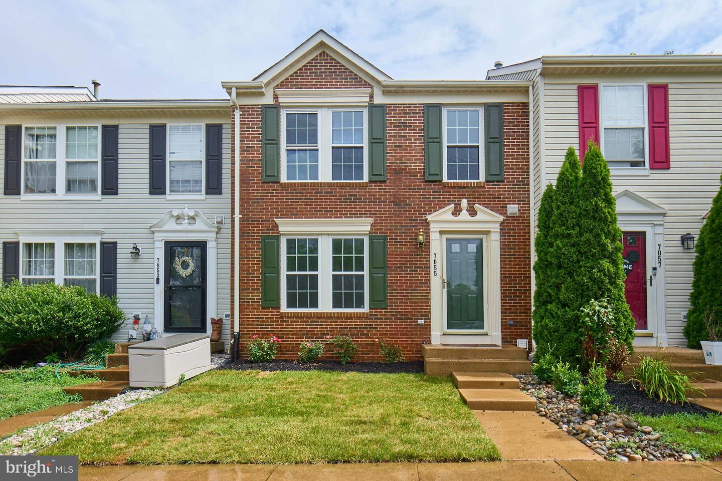7055 ROGUE FOREST LN, GAINESVILLE, Virginia 20155, 3 Bedrooms Bedrooms, ,2 BathroomsBathrooms,Residential,For sale,7055 ROGUE FOREST LN,VAPW2098896 MLS # VAPW2098896