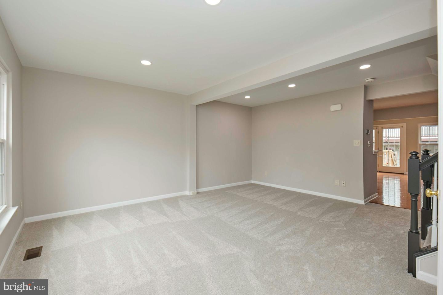 7055 ROGUE FOREST LN, GAINESVILLE, Virginia 20155, 3 Bedrooms Bedrooms, ,2 BathroomsBathrooms,Residential,For sale,7055 ROGUE FOREST LN,VAPW2098896 MLS # VAPW2098896