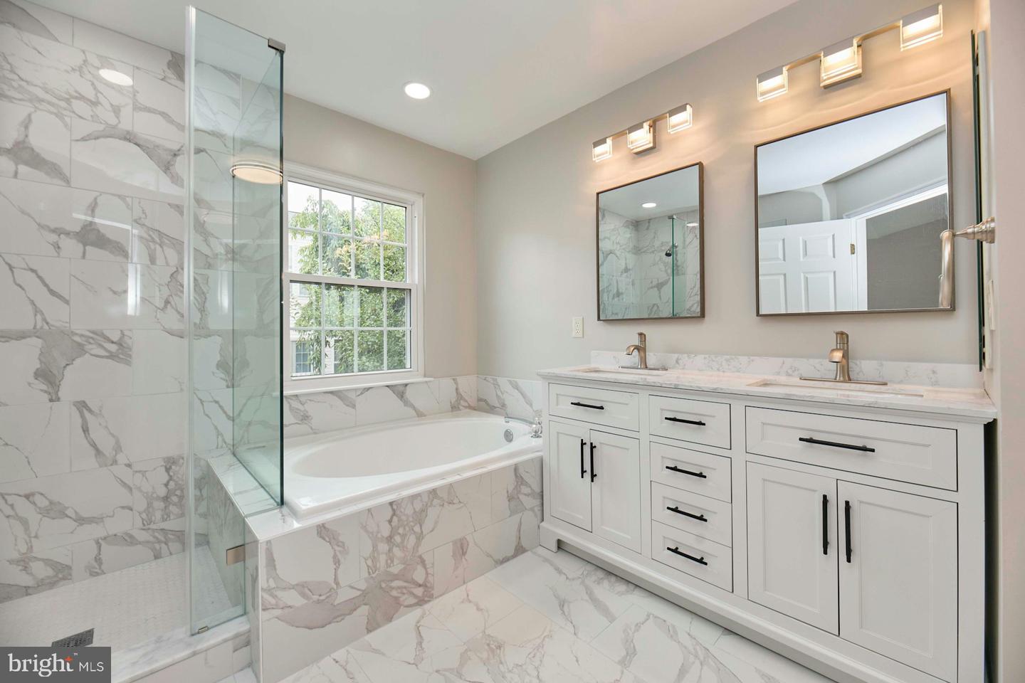 7055 ROGUE FOREST LN, GAINESVILLE, Virginia 20155, 3 Bedrooms Bedrooms, ,2 BathroomsBathrooms,Residential,For sale,7055 ROGUE FOREST LN,VAPW2098896 MLS # VAPW2098896