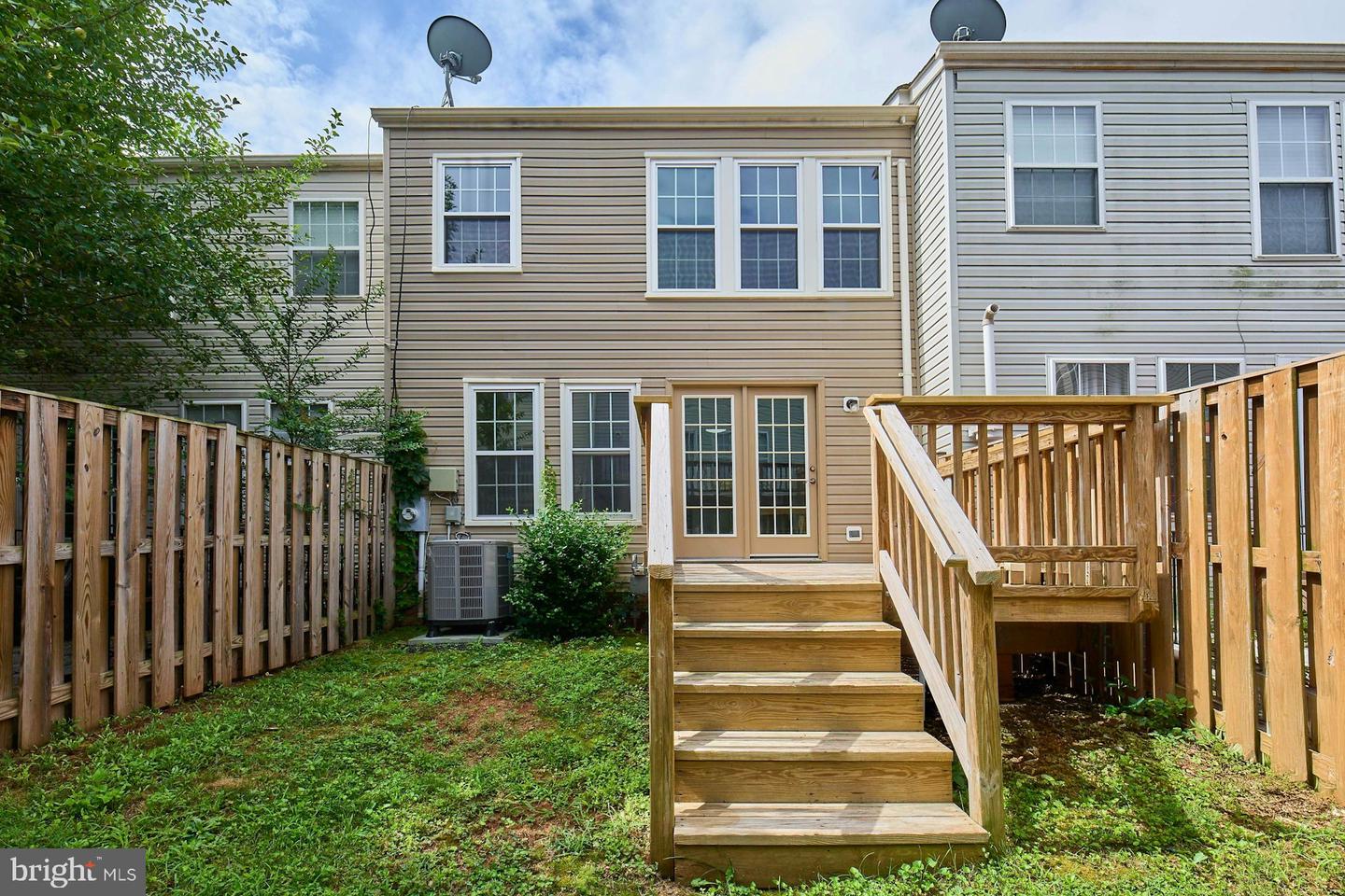 7055 ROGUE FOREST LN, GAINESVILLE, Virginia 20155, 3 Bedrooms Bedrooms, ,2 BathroomsBathrooms,Residential,For sale,7055 ROGUE FOREST LN,VAPW2098896 MLS # VAPW2098896