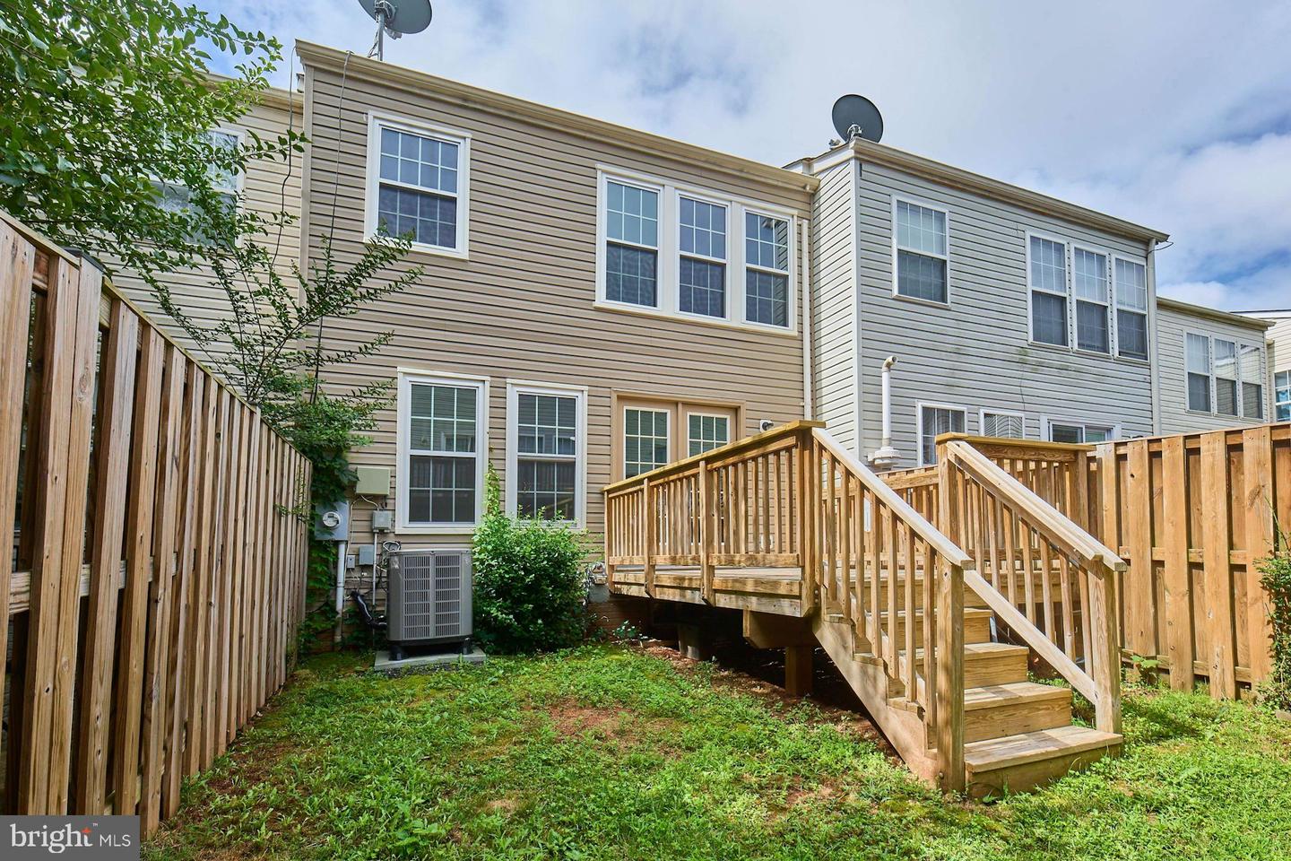 7055 ROGUE FOREST LN, GAINESVILLE, Virginia 20155, 3 Bedrooms Bedrooms, ,2 BathroomsBathrooms,Residential,For sale,7055 ROGUE FOREST LN,VAPW2098896 MLS # VAPW2098896