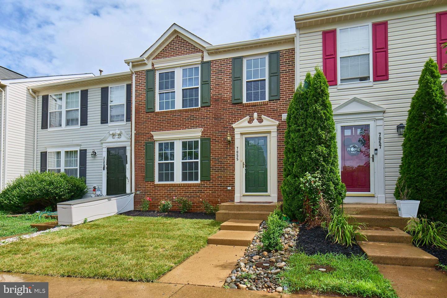7055 ROGUE FOREST LN, GAINESVILLE, Virginia 20155, 3 Bedrooms Bedrooms, ,2 BathroomsBathrooms,Residential,For sale,7055 ROGUE FOREST LN,VAPW2098896 MLS # VAPW2098896