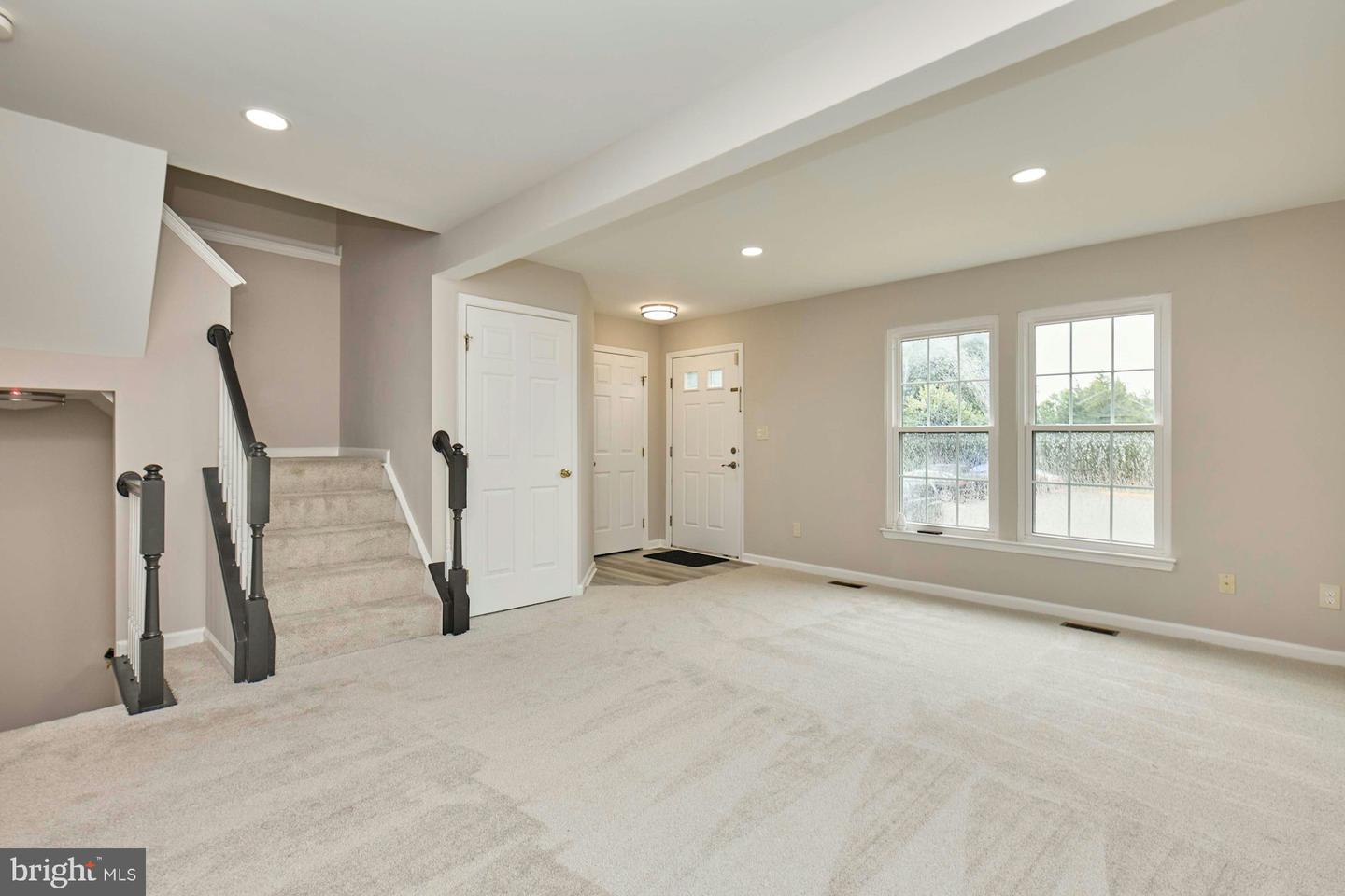 7055 ROGUE FOREST LN, GAINESVILLE, Virginia 20155, 3 Bedrooms Bedrooms, ,2 BathroomsBathrooms,Residential,For sale,7055 ROGUE FOREST LN,VAPW2098896 MLS # VAPW2098896