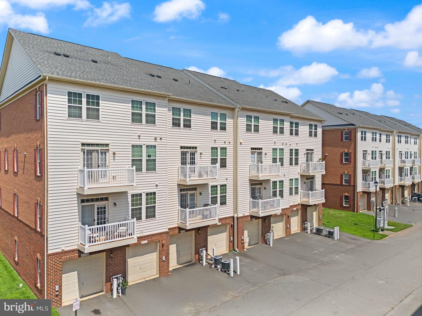 21709 CHARITY TER #10C, ASHBURN, Virginia 20147, 3 Bedrooms Bedrooms, 6 Rooms Rooms,2 BathroomsBathrooms,Residential,For sale,21709 CHARITY TER #10C,VALO2101644 MLS # VALO2101644