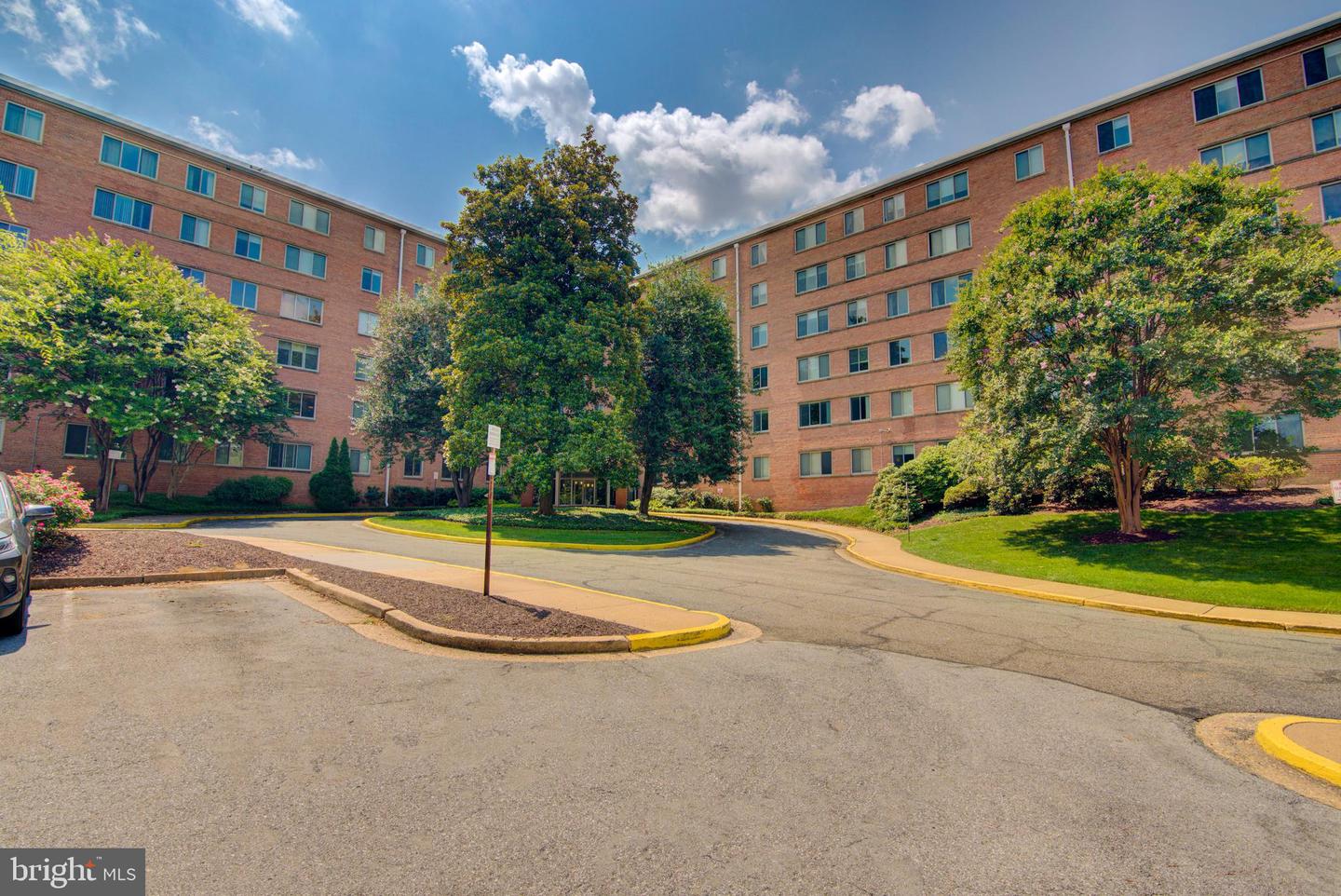 3000 SPOUT RUN PKWY PKWY #A303, ARLINGTON, Virginia 22201, 1 Bedroom Bedrooms, ,1 BathroomBathrooms,Residential,For sale,3000 SPOUT RUN PKWY PKWY #A303,VAAR2060464 MLS # VAAR2060464