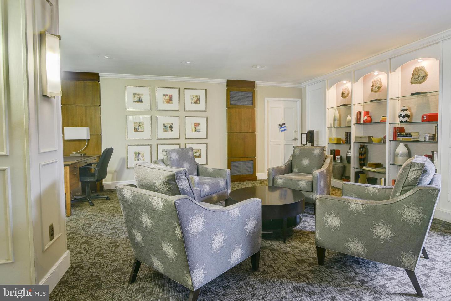 3000 SPOUT RUN PKWY PKWY #A303, ARLINGTON, Virginia 22201, 1 Bedroom Bedrooms, ,1 BathroomBathrooms,Residential,For sale,3000 SPOUT RUN PKWY PKWY #A303,VAAR2060464 MLS # VAAR2060464