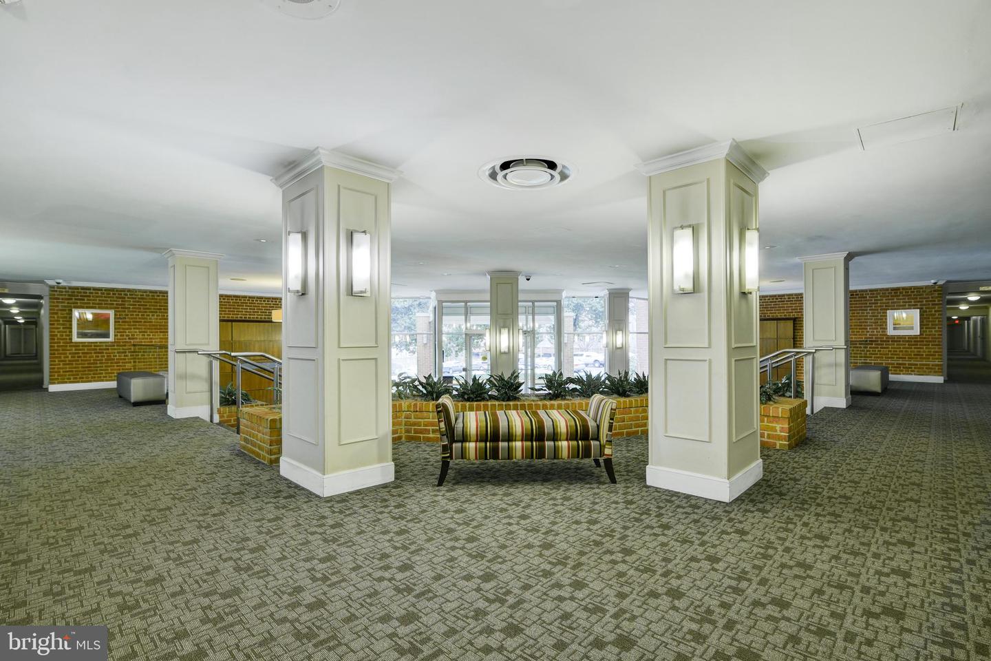 3000 SPOUT RUN PKWY PKWY #A303, ARLINGTON, Virginia 22201, 1 Bedroom Bedrooms, ,1 BathroomBathrooms,Residential,For sale,3000 SPOUT RUN PKWY PKWY #A303,VAAR2060464 MLS # VAAR2060464