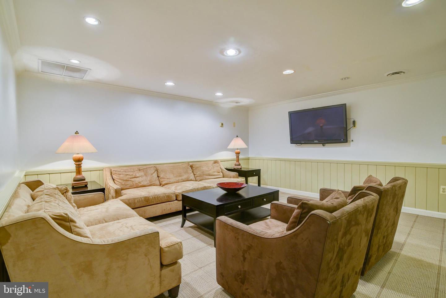 3000 SPOUT RUN PKWY PKWY #A303, ARLINGTON, Virginia 22201, 1 Bedroom Bedrooms, ,1 BathroomBathrooms,Residential,For sale,3000 SPOUT RUN PKWY PKWY #A303,VAAR2060464 MLS # VAAR2060464