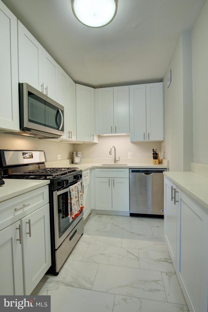 3000 SPOUT RUN PKWY PKWY #A303, ARLINGTON, Virginia 22201, 1 Bedroom Bedrooms, ,1 BathroomBathrooms,Residential,For sale,3000 SPOUT RUN PKWY PKWY #A303,VAAR2060464 MLS # VAAR2060464