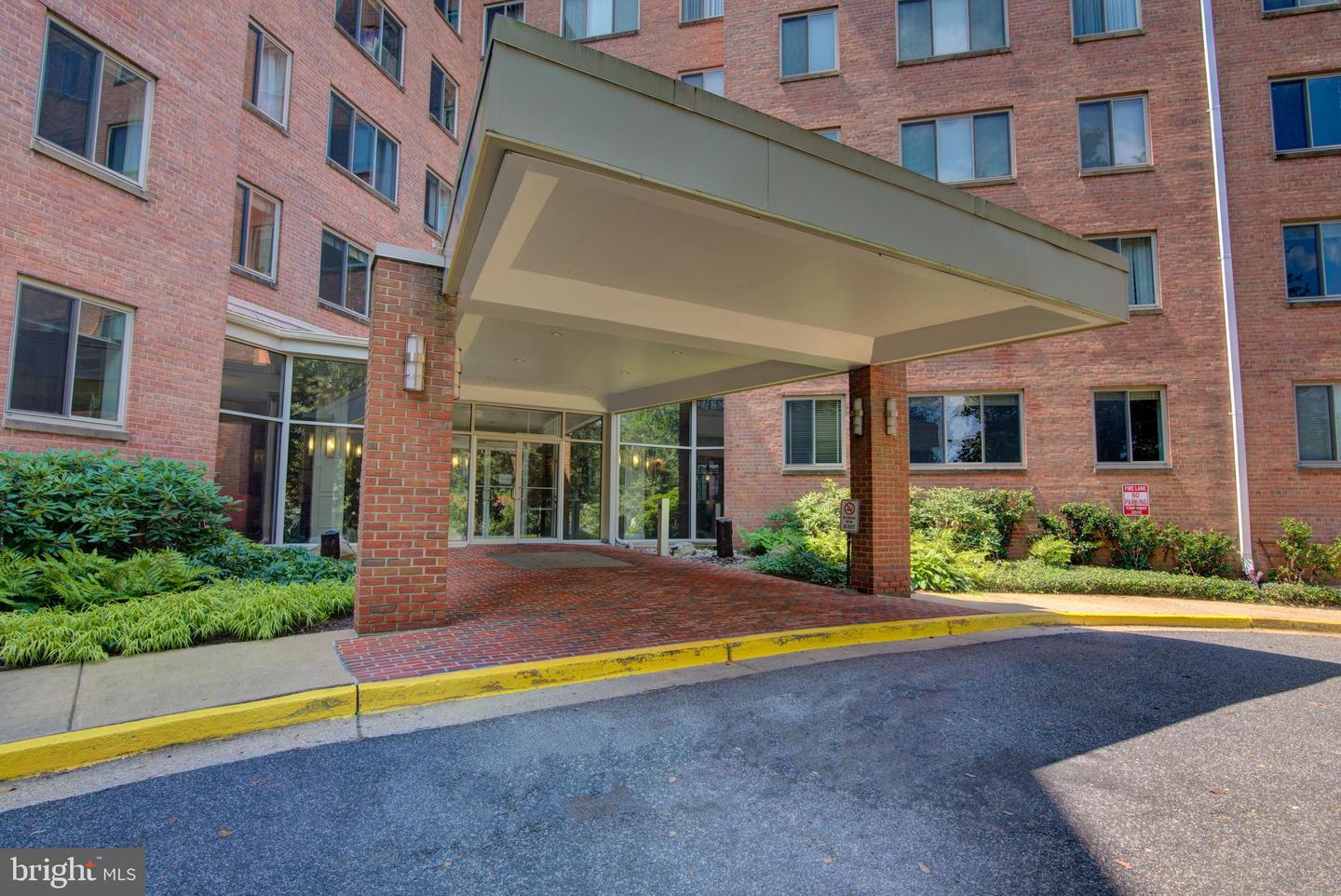 3000 SPOUT RUN PKWY PKWY #A303, ARLINGTON, Virginia 22201, 1 Bedroom Bedrooms, ,1 BathroomBathrooms,Residential,For sale,3000 SPOUT RUN PKWY PKWY #A303,VAAR2060464 MLS # VAAR2060464