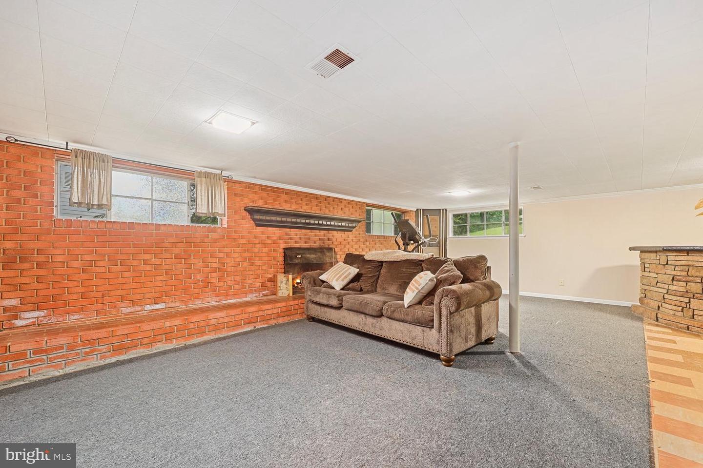 8022 HATTERAS LN, SPRINGFIELD, Virginia 22151, 3 Bedrooms Bedrooms, ,2 BathroomsBathrooms,Residential,For sale,8022 HATTERAS LN,VAFX2254666 MLS # VAFX2254666