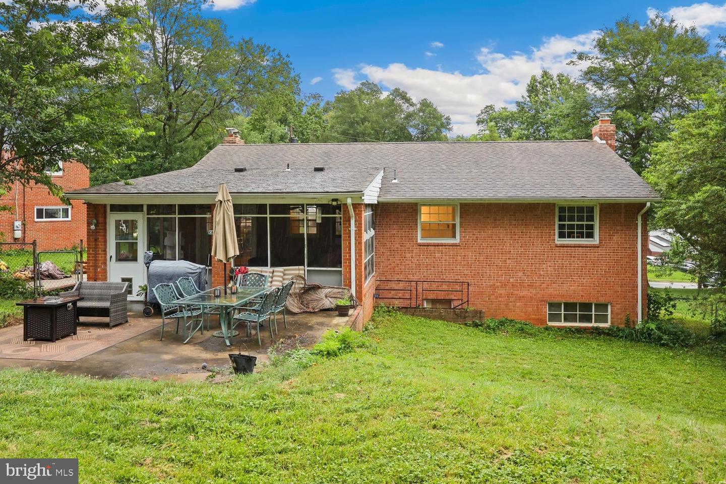 8022 HATTERAS LN, SPRINGFIELD, Virginia 22151, 3 Bedrooms Bedrooms, ,2 BathroomsBathrooms,Residential,For sale,8022 HATTERAS LN,VAFX2254666 MLS # VAFX2254666