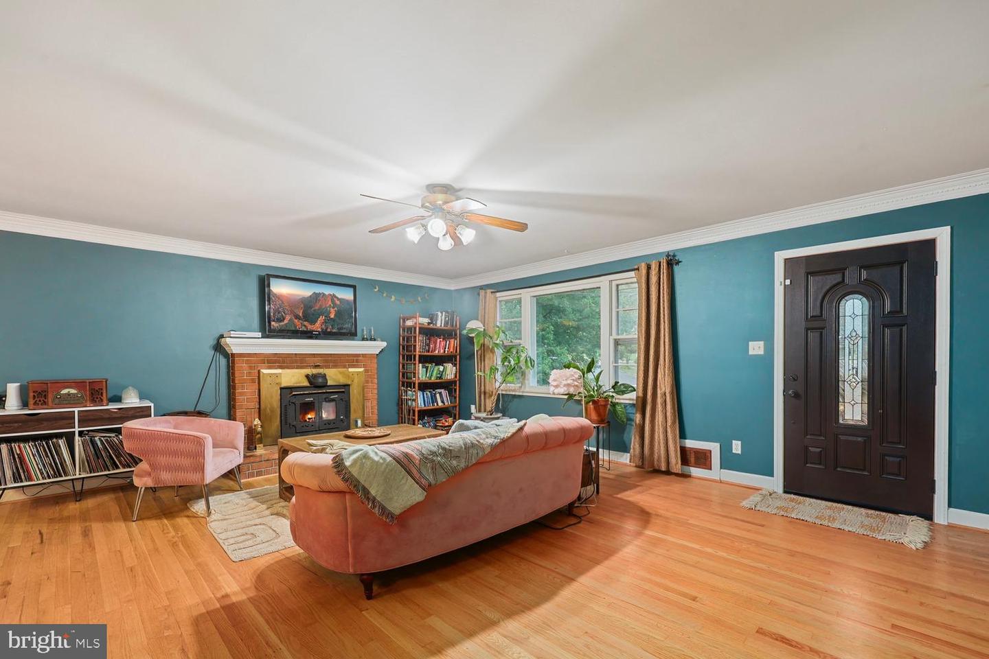 8022 HATTERAS LN, SPRINGFIELD, Virginia 22151, 3 Bedrooms Bedrooms, ,2 BathroomsBathrooms,Residential,For sale,8022 HATTERAS LN,VAFX2254666 MLS # VAFX2254666