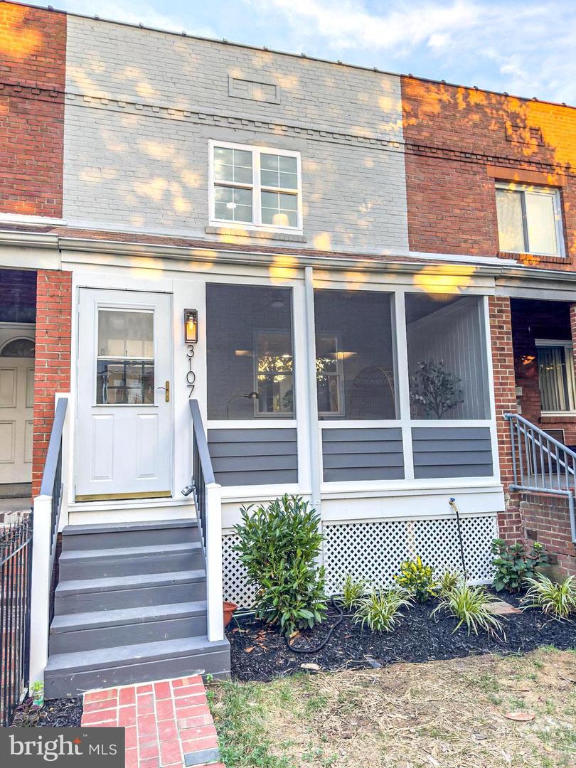 3107 MONTROSE AVE, ALEXANDRIA, Virginia 22305, 3 Bedrooms Bedrooms, ,2 BathroomsBathrooms,Residential,For sale,3107 MONTROSE AVE,VAAX2047332 MLS # VAAX2047332