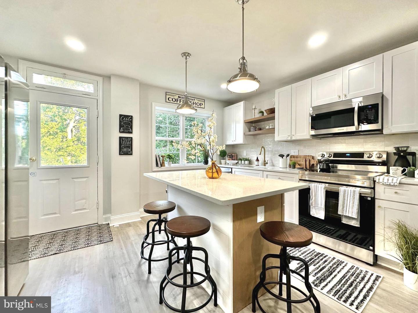 3107 MONTROSE AVE, ALEXANDRIA, Virginia 22305, 3 Bedrooms Bedrooms, ,2 BathroomsBathrooms,Residential,For sale,3107 MONTROSE AVE,VAAX2047332 MLS # VAAX2047332