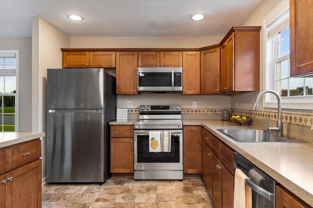 43 UPLAND CT, STUARTS DRAFT, Virginia 24477, 5 Bedrooms Bedrooms, ,3 BathroomsBathrooms,Residential,43 UPLAND CT,666814 MLS # 666814