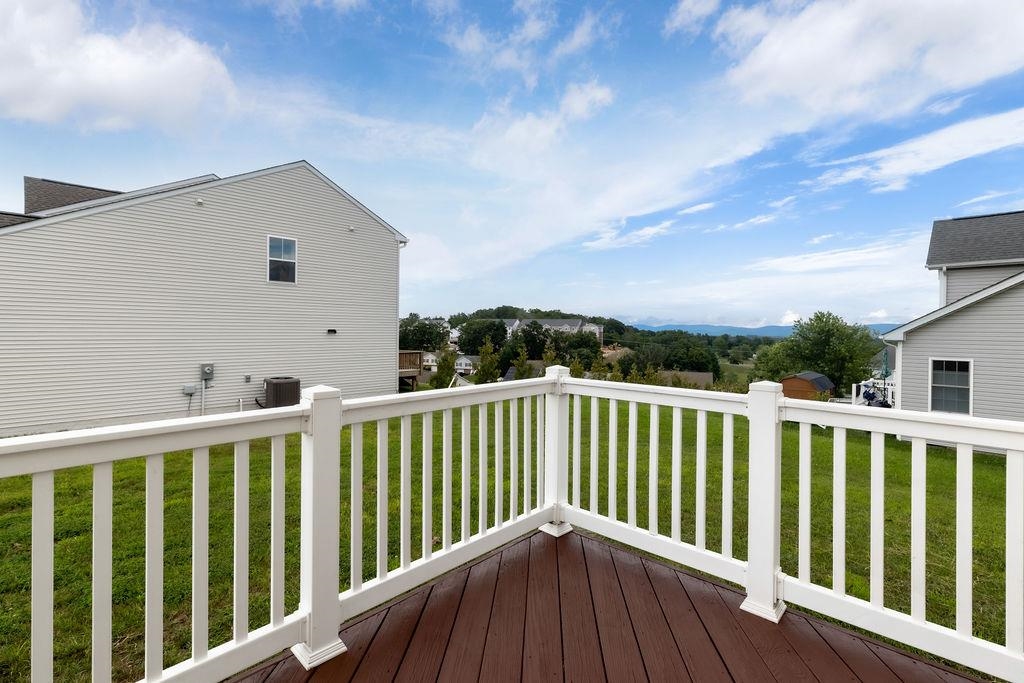 43 UPLAND CT, STUARTS DRAFT, Virginia 24477, 5 Bedrooms Bedrooms, ,3 BathroomsBathrooms,Residential,43 UPLAND CT,666814 MLS # 666814