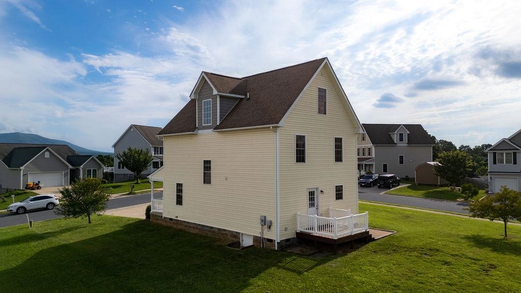 43 UPLAND CT, STUARTS DRAFT, Virginia 24477, 5 Bedrooms Bedrooms, ,3 BathroomsBathrooms,Residential,43 UPLAND CT,666814 MLS # 666814