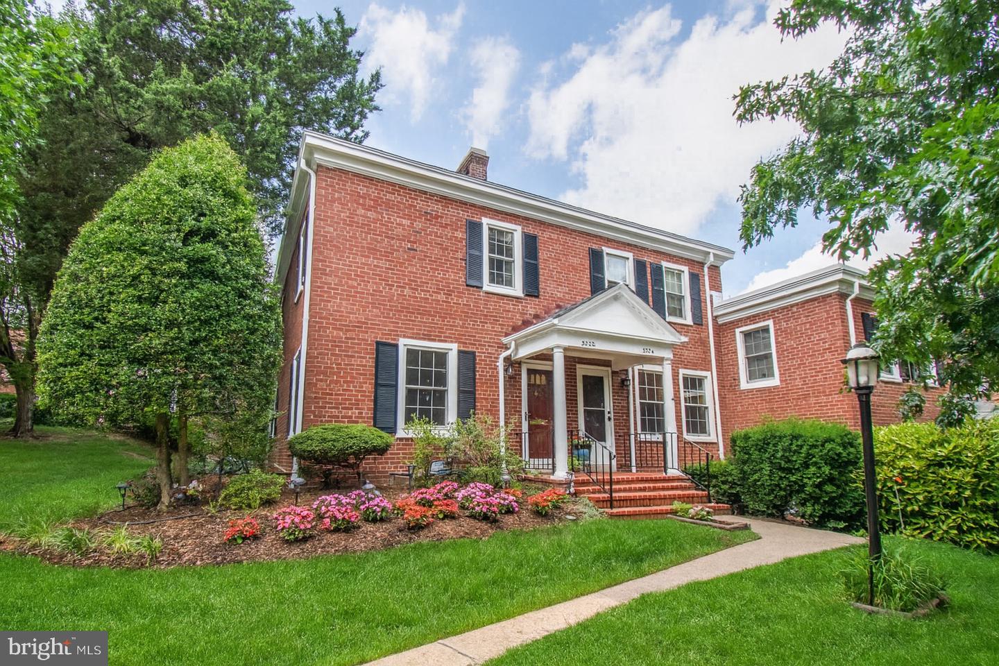 3206 S STAFFORD ST, ARLINGTON, Virginia 22206, 2 Bedrooms Bedrooms, ,2 BathroomsBathrooms,Residential,For sale,3206 S STAFFORD ST,VAAR2060472 MLS # VAAR2060472