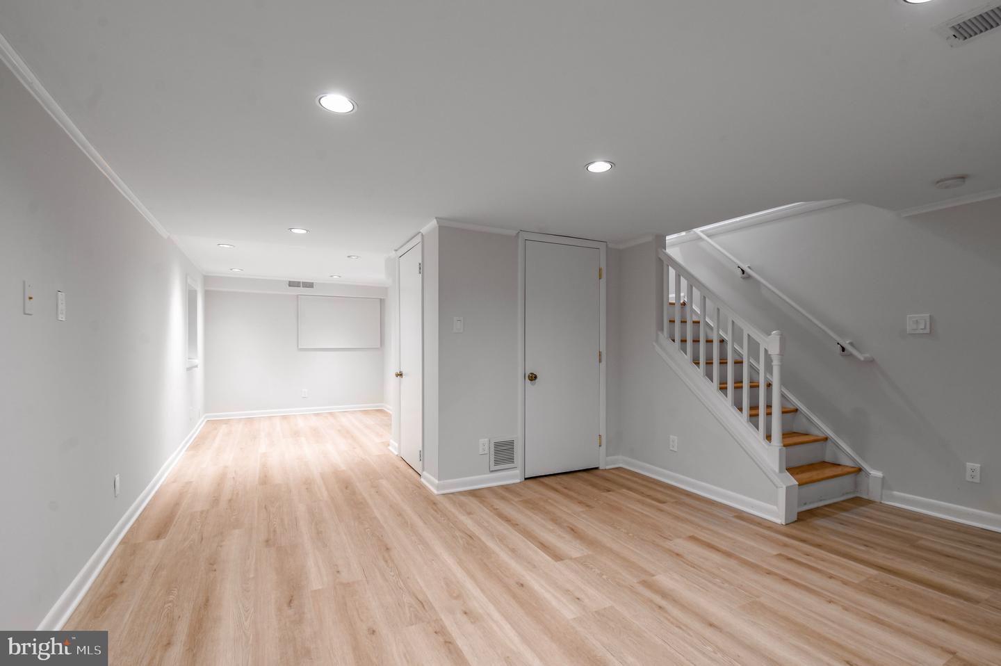 3206 S STAFFORD ST, ARLINGTON, Virginia 22206, 2 Bedrooms Bedrooms, ,2 BathroomsBathrooms,Residential,For sale,3206 S STAFFORD ST,VAAR2060472 MLS # VAAR2060472