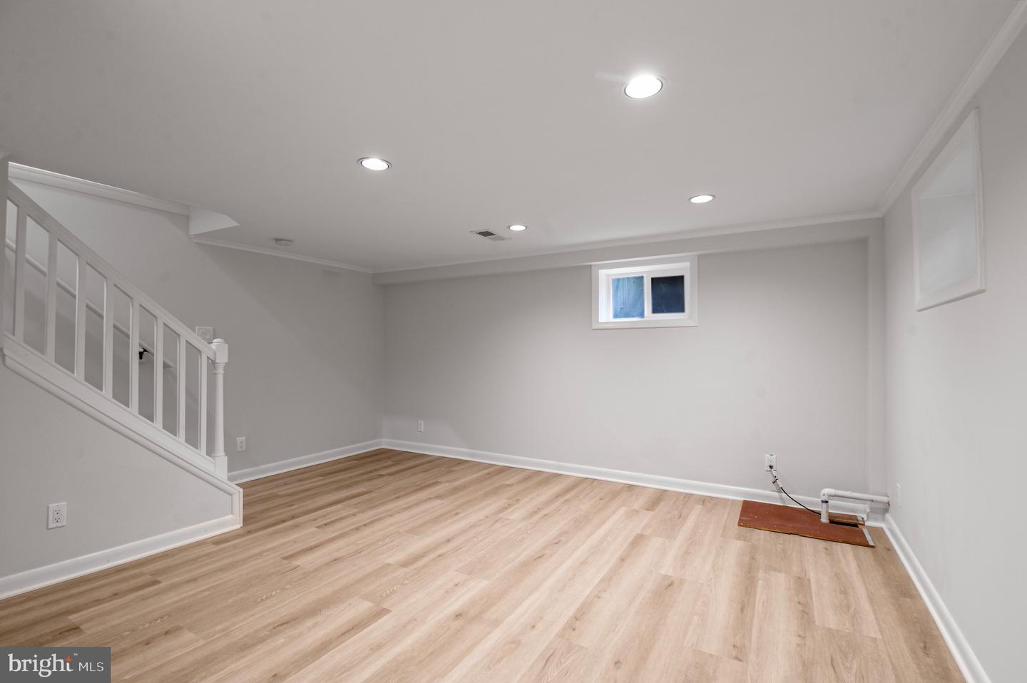 3206 S STAFFORD ST, ARLINGTON, Virginia 22206, 2 Bedrooms Bedrooms, ,2 BathroomsBathrooms,Residential,For sale,3206 S STAFFORD ST,VAAR2060472 MLS # VAAR2060472