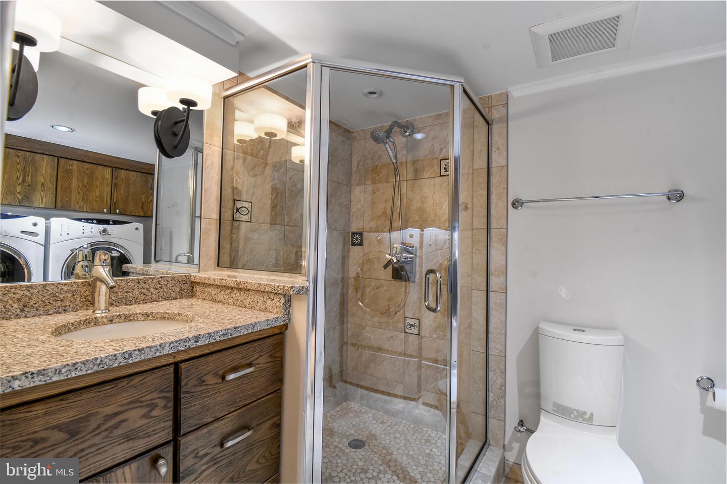 3206 S STAFFORD ST, ARLINGTON, Virginia 22206, 2 Bedrooms Bedrooms, ,2 BathroomsBathrooms,Residential,For sale,3206 S STAFFORD ST,VAAR2060472 MLS # VAAR2060472