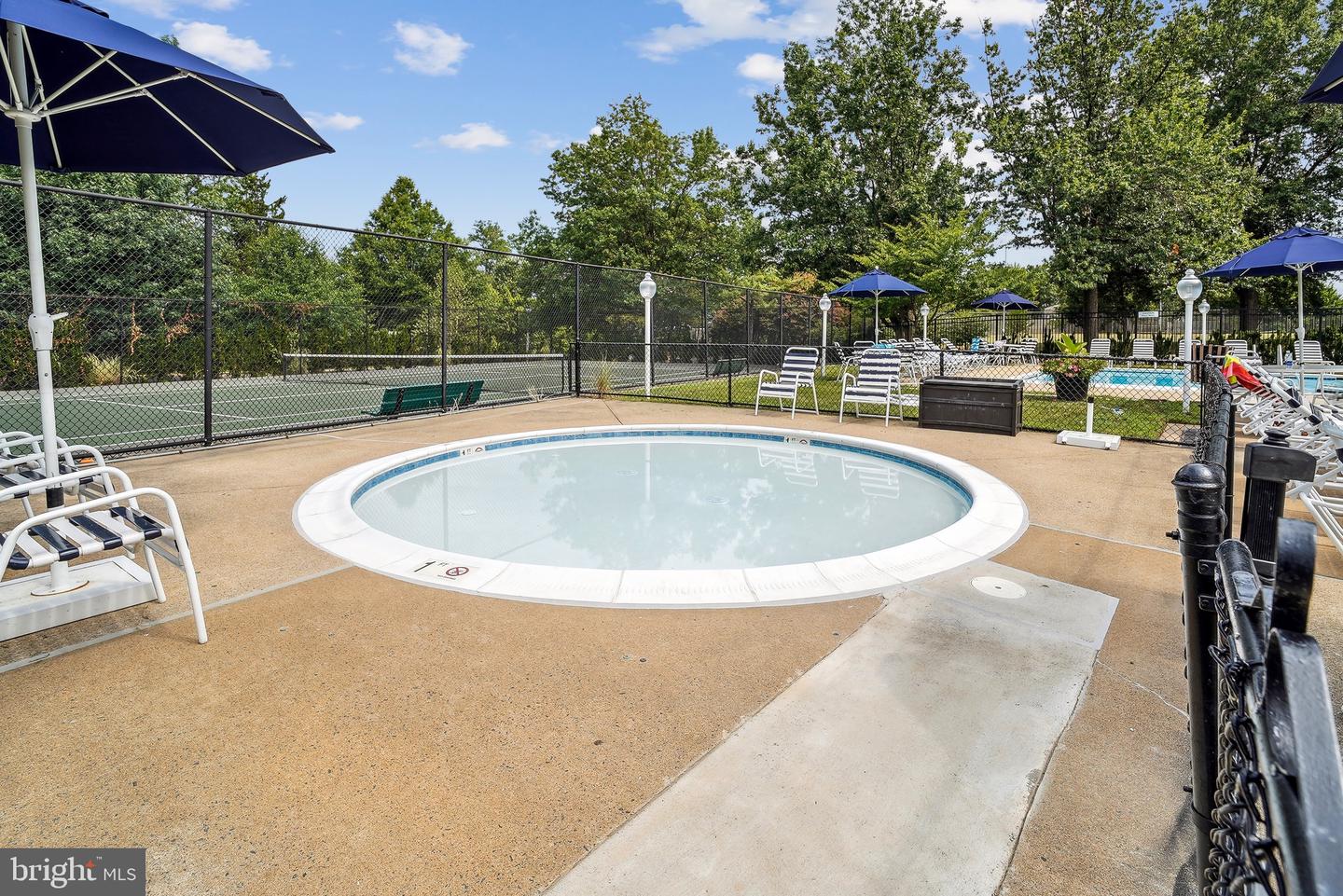 3206 S STAFFORD ST, ARLINGTON, Virginia 22206, 2 Bedrooms Bedrooms, ,2 BathroomsBathrooms,Residential,For sale,3206 S STAFFORD ST,VAAR2060472 MLS # VAAR2060472
