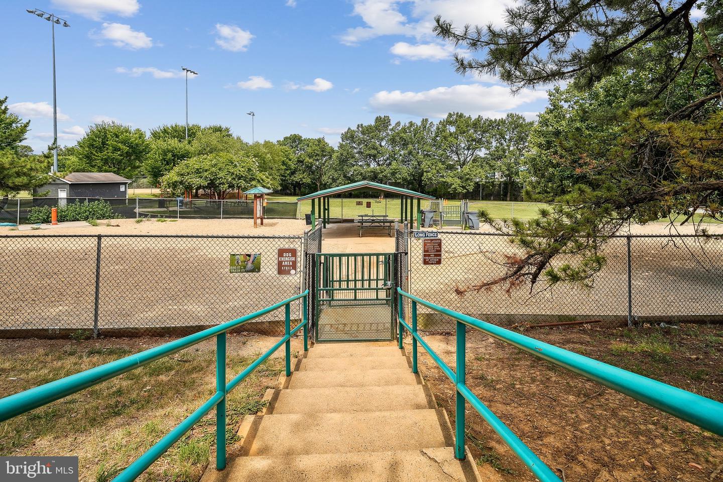3206 S STAFFORD ST, ARLINGTON, Virginia 22206, 2 Bedrooms Bedrooms, ,2 BathroomsBathrooms,Residential,For sale,3206 S STAFFORD ST,VAAR2060472 MLS # VAAR2060472