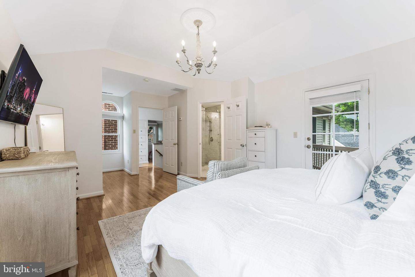 2907 MONROE PL, FALLS CHURCH, Virginia 22042, 4 Bedrooms Bedrooms, ,2 BathroomsBathrooms,Residential,For sale,2907 MONROE PL,VAFX2254656 MLS # VAFX2254656