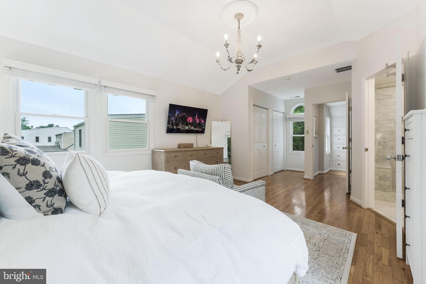 2907 MONROE PL, FALLS CHURCH, Virginia 22042, 4 Bedrooms Bedrooms, ,2 BathroomsBathrooms,Residential,For sale,2907 MONROE PL,VAFX2254656 MLS # VAFX2254656