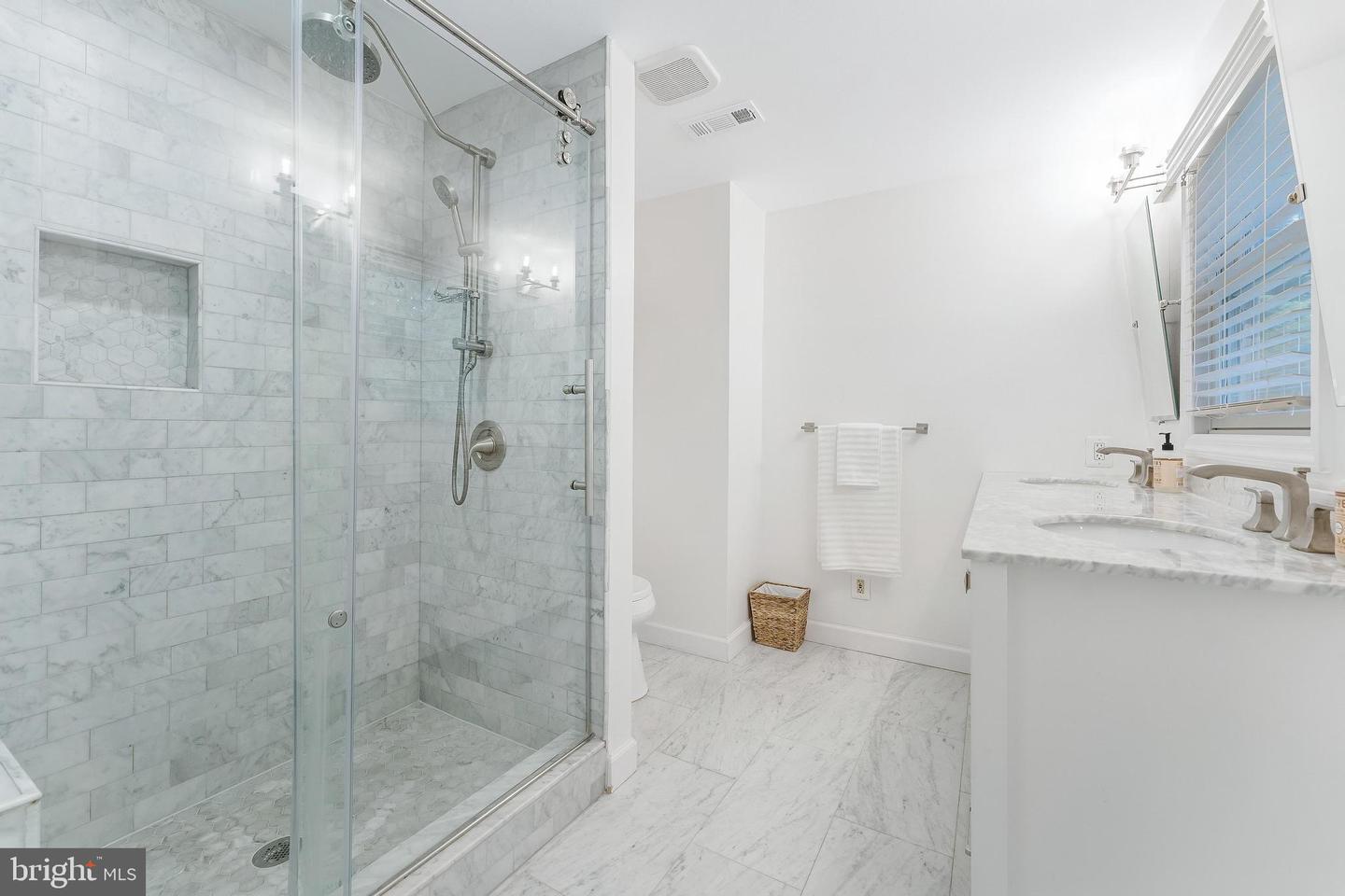 2907 MONROE PL, FALLS CHURCH, Virginia 22042, 4 Bedrooms Bedrooms, ,2 BathroomsBathrooms,Residential,For sale,2907 MONROE PL,VAFX2254656 MLS # VAFX2254656