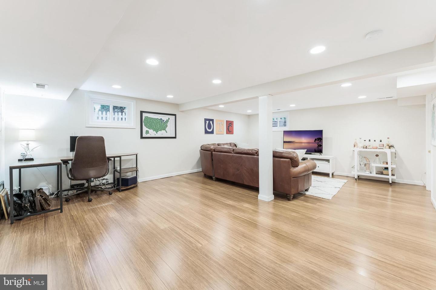 2907 MONROE PL, FALLS CHURCH, Virginia 22042, 4 Bedrooms Bedrooms, ,2 BathroomsBathrooms,Residential,For sale,2907 MONROE PL,VAFX2254656 MLS # VAFX2254656