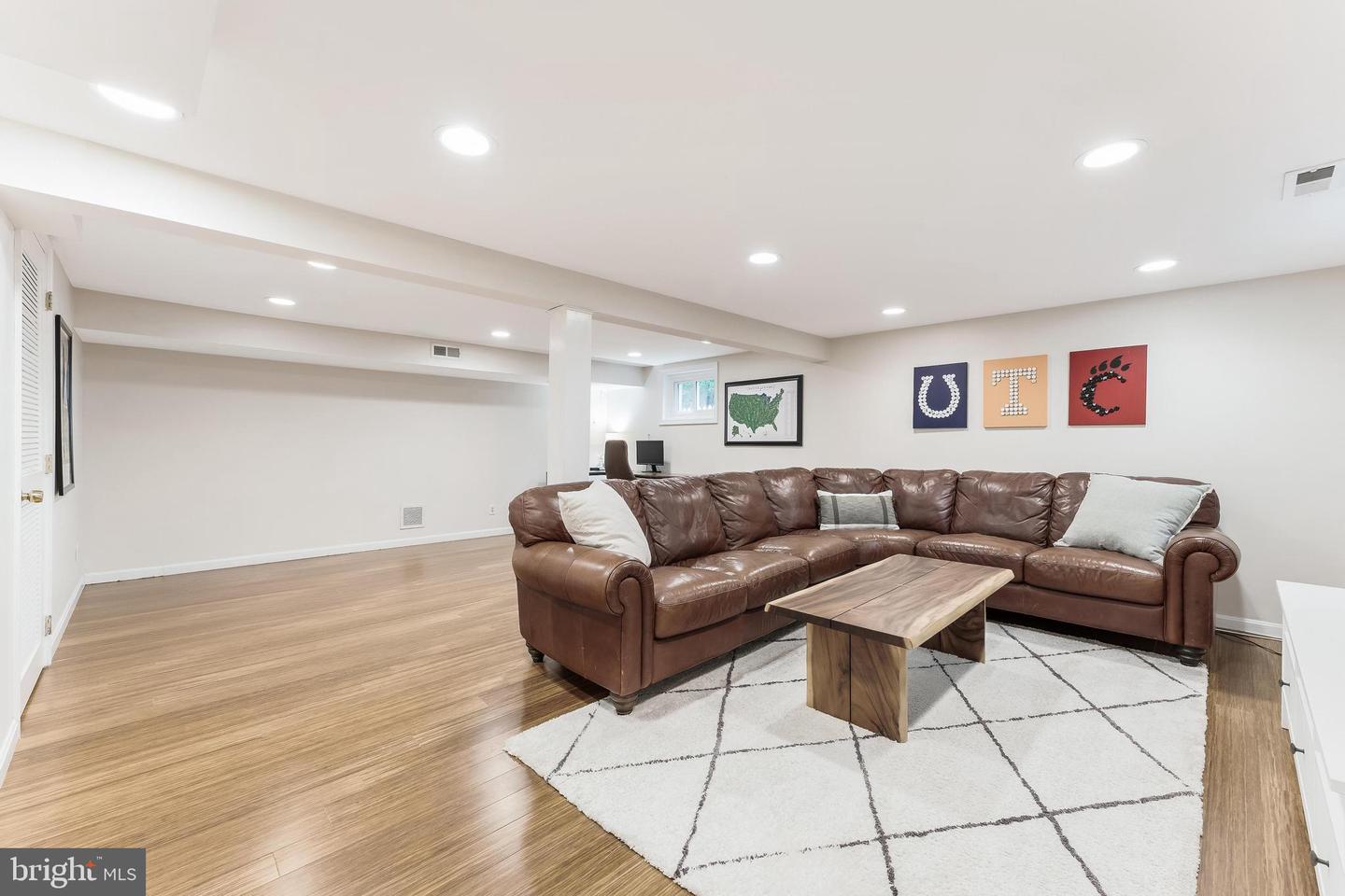 2907 MONROE PL, FALLS CHURCH, Virginia 22042, 4 Bedrooms Bedrooms, ,2 BathroomsBathrooms,Residential,For sale,2907 MONROE PL,VAFX2254656 MLS # VAFX2254656