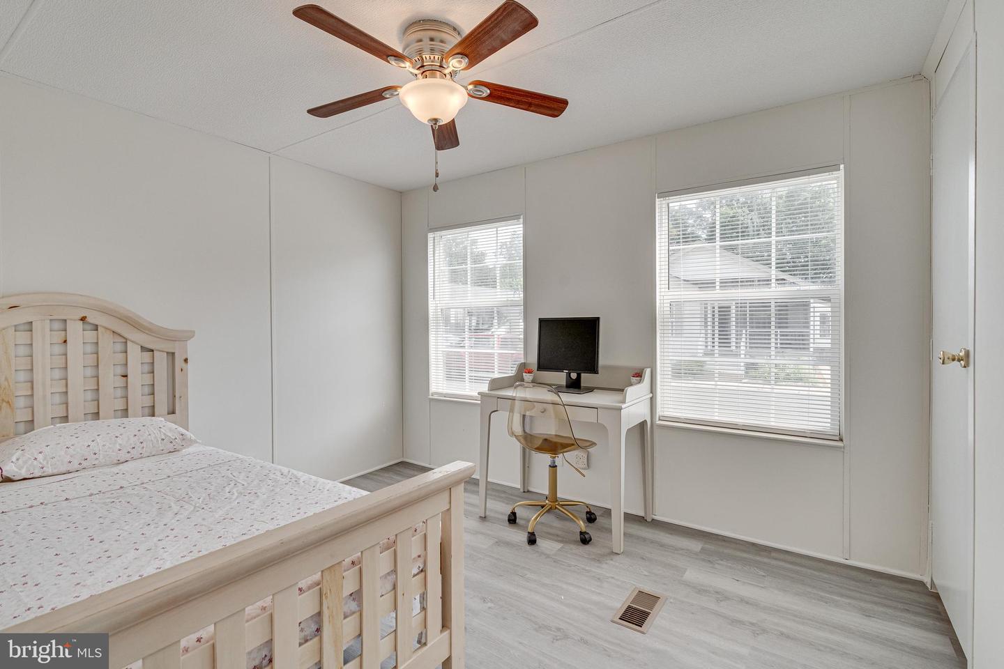 4258 AIRLINE PKWY, CHANTILLY, Virginia 20151, 3 Bedrooms Bedrooms, ,2 BathroomsBathrooms,Residential,For sale,4258 AIRLINE PKWY,VAFX2254682 MLS # VAFX2254682
