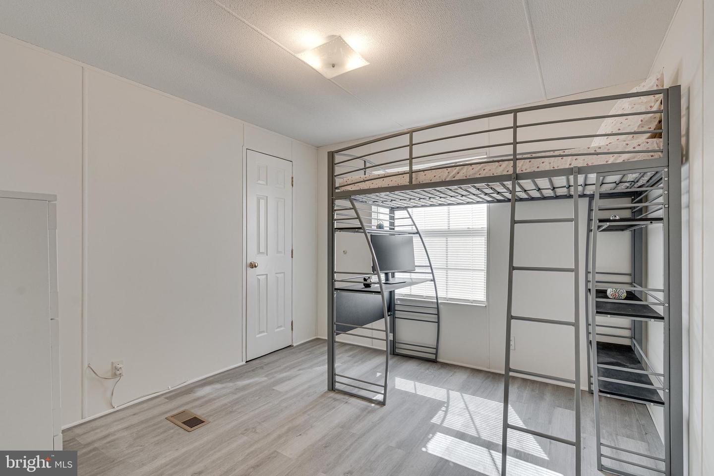 4258 AIRLINE PKWY, CHANTILLY, Virginia 20151, 3 Bedrooms Bedrooms, ,2 BathroomsBathrooms,Residential,For sale,4258 AIRLINE PKWY,VAFX2254682 MLS # VAFX2254682