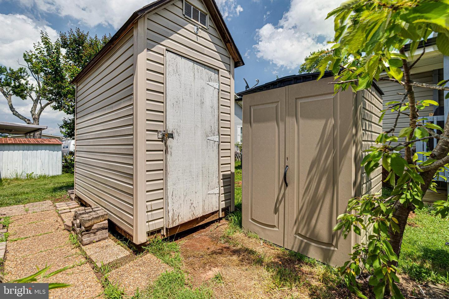4258 AIRLINE PKWY, CHANTILLY, Virginia 20151, 3 Bedrooms Bedrooms, ,2 BathroomsBathrooms,Residential,For sale,4258 AIRLINE PKWY,VAFX2254682 MLS # VAFX2254682