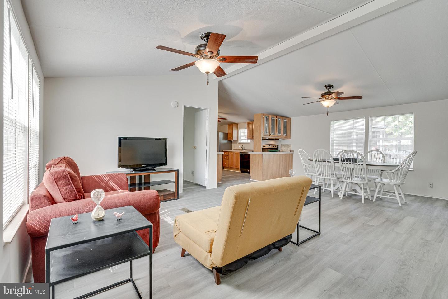4258 AIRLINE PKWY, CHANTILLY, Virginia 20151, 3 Bedrooms Bedrooms, ,2 BathroomsBathrooms,Residential,For sale,4258 AIRLINE PKWY,VAFX2254682 MLS # VAFX2254682
