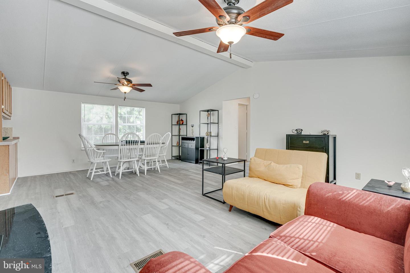 4258 AIRLINE PKWY, CHANTILLY, Virginia 20151, 3 Bedrooms Bedrooms, ,2 BathroomsBathrooms,Residential,For sale,4258 AIRLINE PKWY,VAFX2254682 MLS # VAFX2254682
