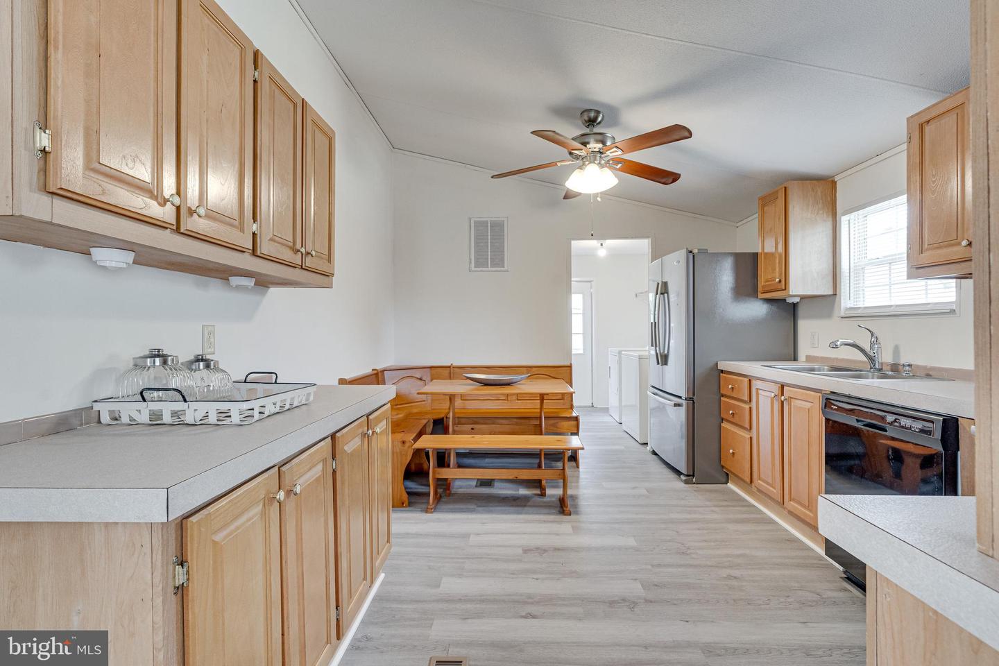 4258 AIRLINE PKWY, CHANTILLY, Virginia 20151, 3 Bedrooms Bedrooms, ,2 BathroomsBathrooms,Residential,For sale,4258 AIRLINE PKWY,VAFX2254682 MLS # VAFX2254682