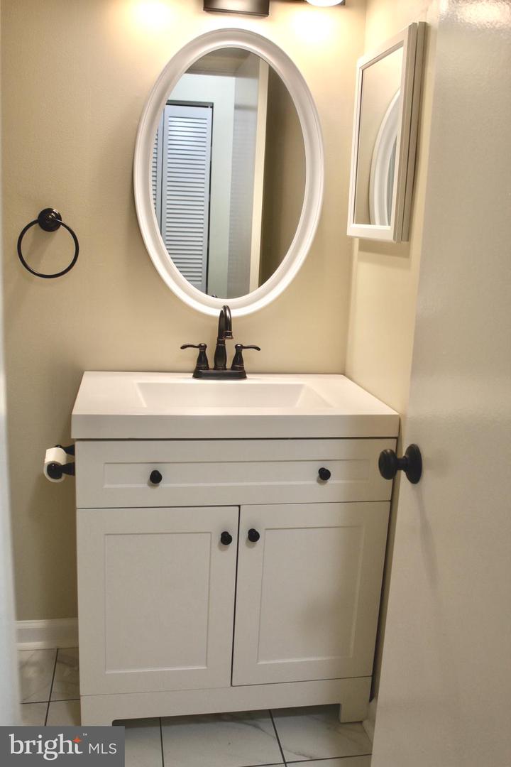 7904 INVERTON RD #204, ANNANDALE, Virginia 22003, 2 Bedrooms Bedrooms, 6 Rooms Rooms,2 BathroomsBathrooms,Residential,For sale,7904 INVERTON RD #204,VAFX2254698 MLS # VAFX2254698