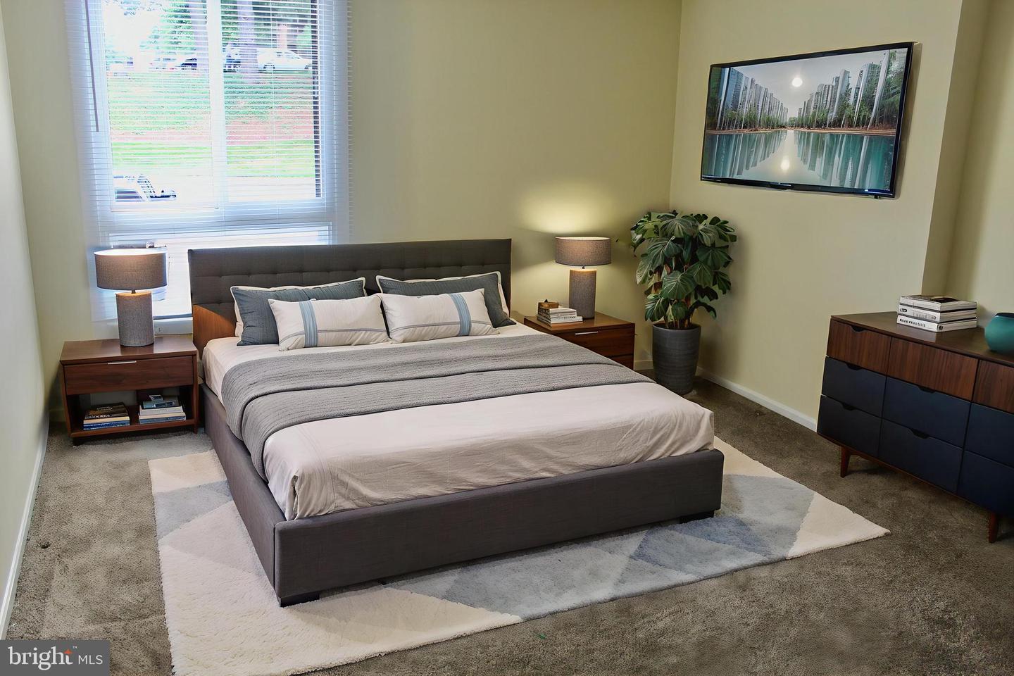 7904 INVERTON RD #204, ANNANDALE, Virginia 22003, 2 Bedrooms Bedrooms, 6 Rooms Rooms,2 BathroomsBathrooms,Residential,For sale,7904 INVERTON RD #204,VAFX2254698 MLS # VAFX2254698