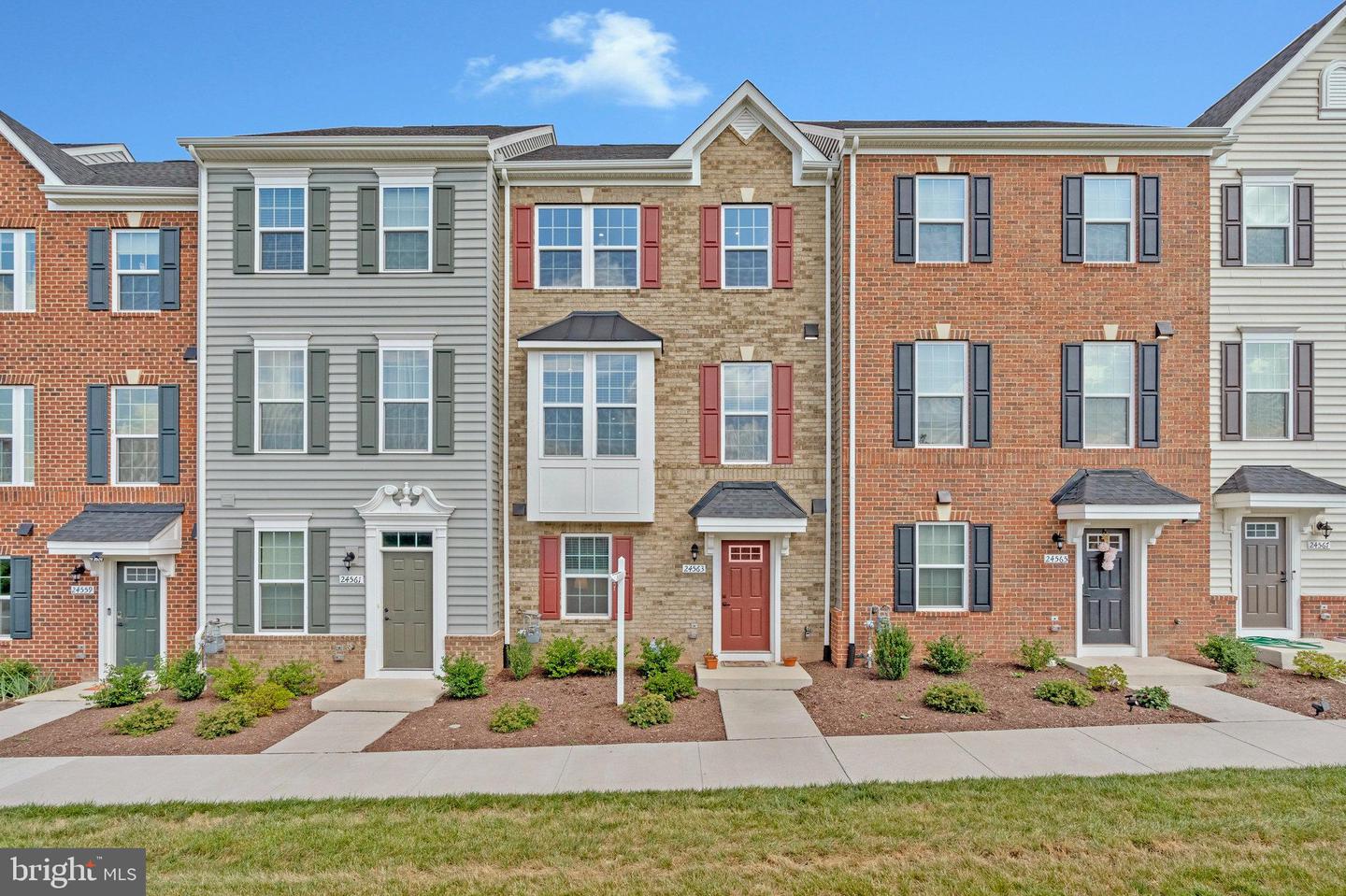 24563 POMMEL TER, STERLING, Virginia 20166, 3 Bedrooms Bedrooms, ,2 BathroomsBathrooms,Residential,For sale,24563 POMMEL TER,VALO2101668 MLS # VALO2101668