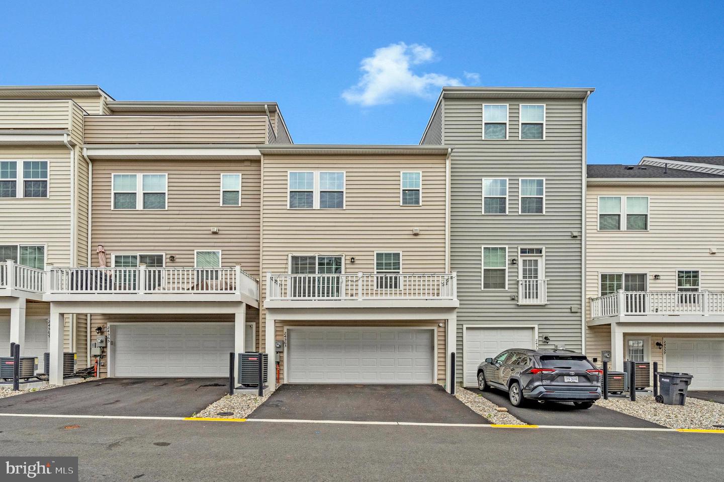 24563 POMMEL TER, STERLING, Virginia 20166, 3 Bedrooms Bedrooms, ,2 BathroomsBathrooms,Residential,For sale,24563 POMMEL TER,VALO2101668 MLS # VALO2101668