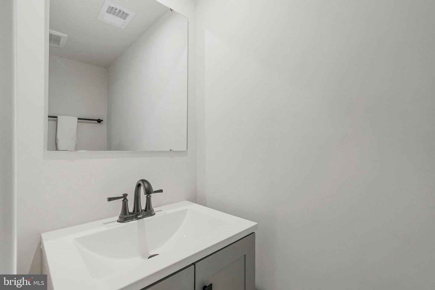 24563 POMMEL TER, STERLING, Virginia 20166, 3 Bedrooms Bedrooms, ,2 BathroomsBathrooms,Residential,For sale,24563 POMMEL TER,VALO2101668 MLS # VALO2101668