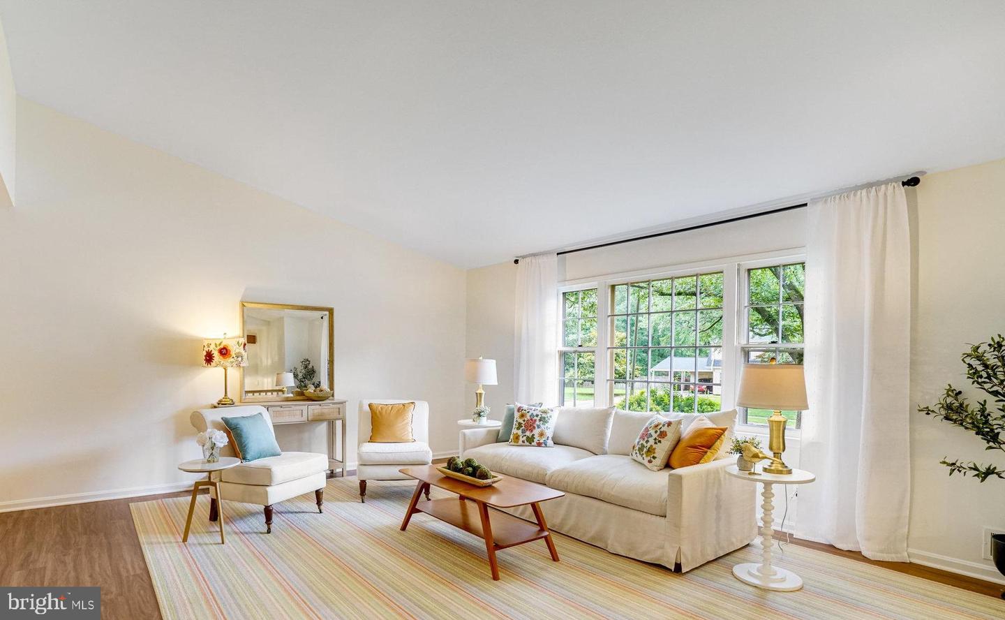 8606 FALKSTONE LN, ALEXANDRIA, Virginia 22309, 4 Bedrooms Bedrooms, 12 Rooms Rooms,3 BathroomsBathrooms,Residential,For sale,8606 FALKSTONE LN,VAFX2254720 MLS # VAFX2254720